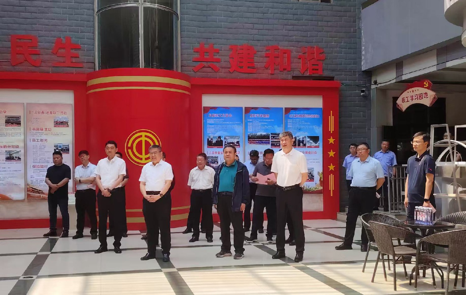 市人大人大常委來辰龍集團(tuán)開展調(diào)研