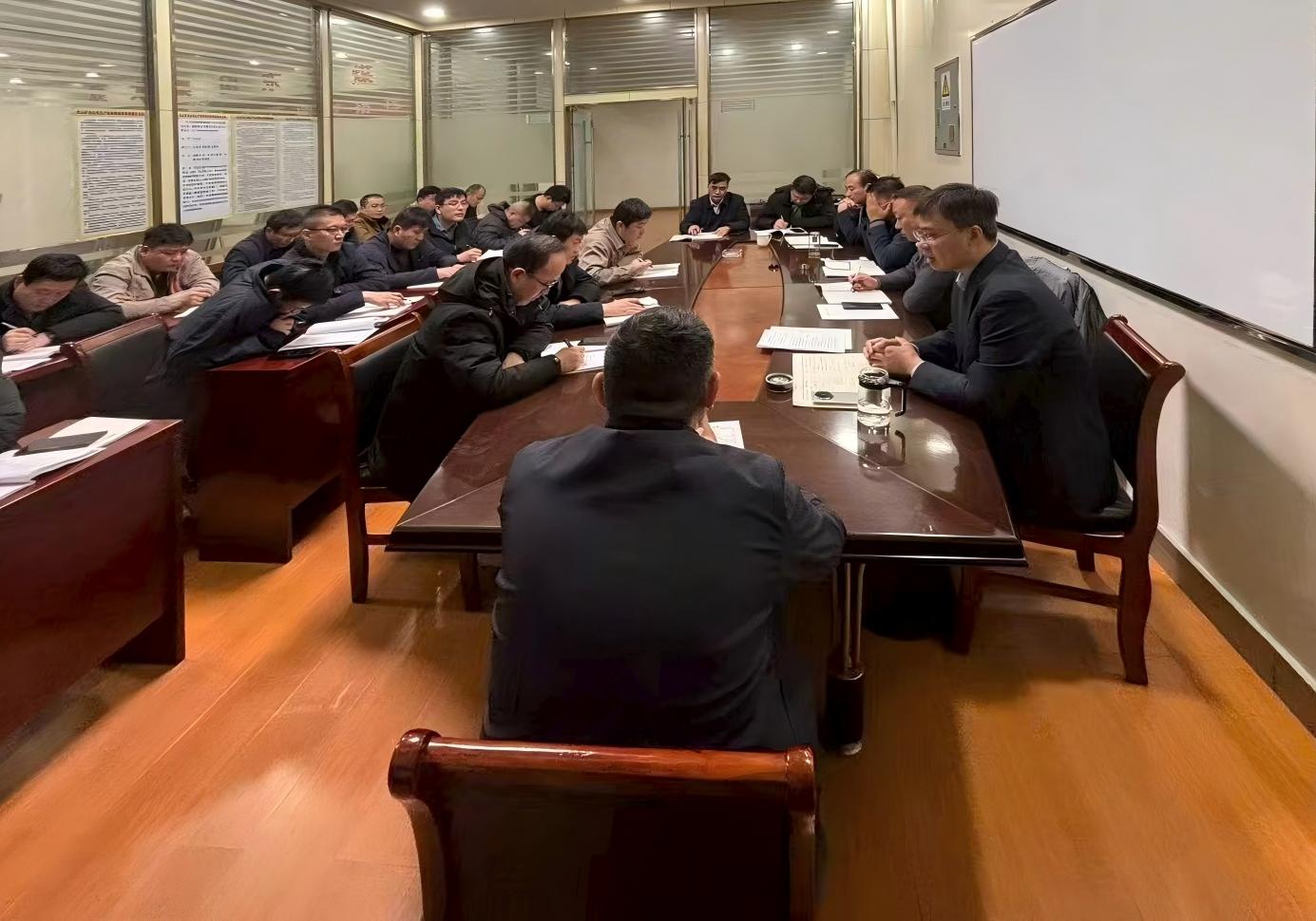 東大煤礦召開傳達(dá)貫徹山東局執(zhí)法五處會議精神暨春節(jié)前安全生產(chǎn)工作會議